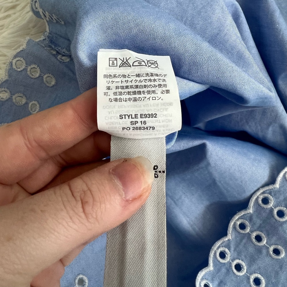 J. Crew Blue White Eyelet Embroidered Sleeveless Chambray Tank - Size 6 - Picture 6 of 8